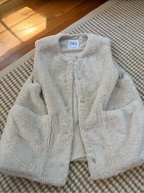 ZARA Cream Plush Teddy Faux Fur Size 12 Large Vest Girls